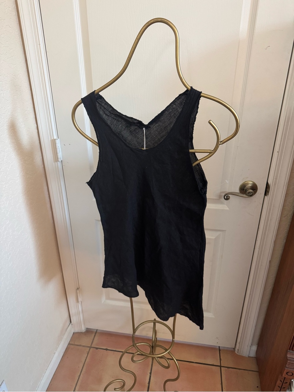 Shyloh Women's Sleeveless Linen Tank Top